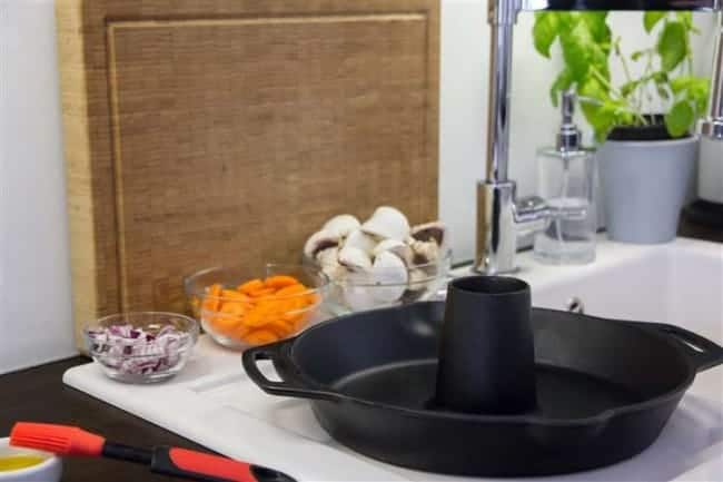 Petromax Poultry Roaster (Cast Iron)