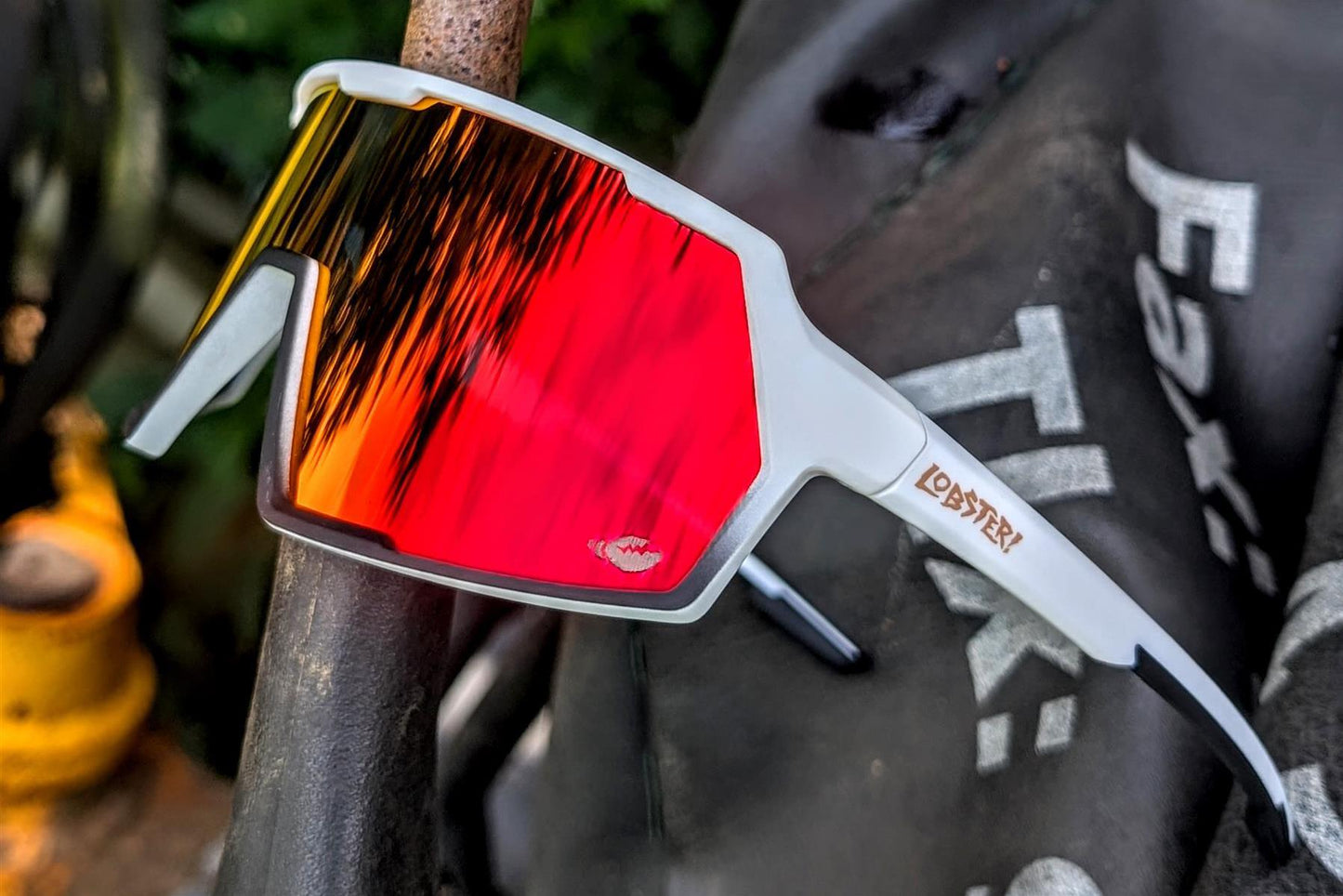 Dr Shakamoto™ - White